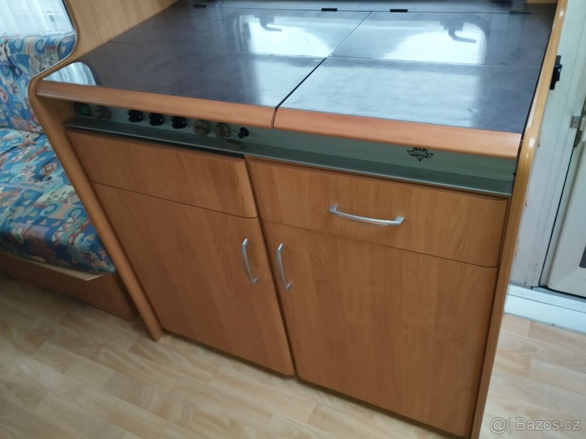 HOBBY 450 č.238. Bojler. Nový stan. 1250 kg. 100km/h - 9