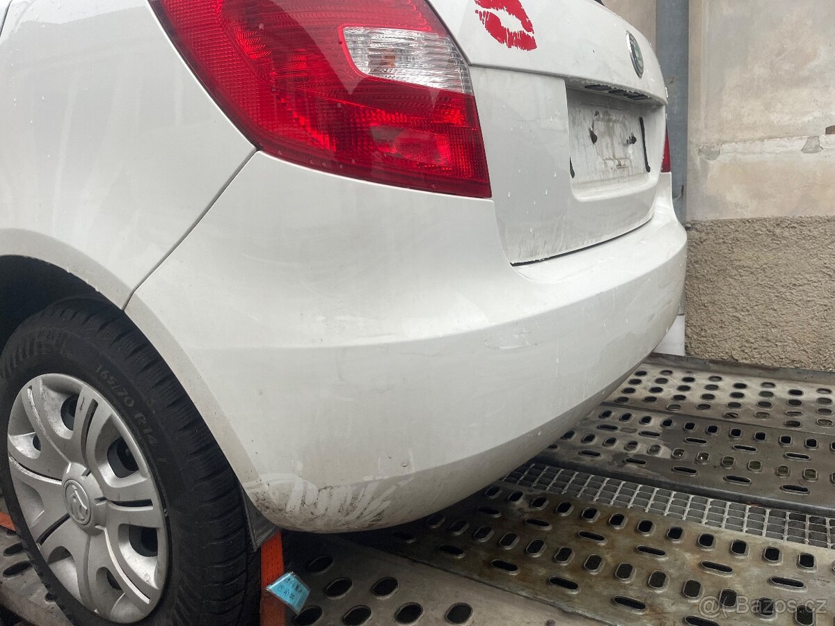 Škoda Fabia 2 HB krátká LF9E 9P9P 1026 dveře nárazník - 9