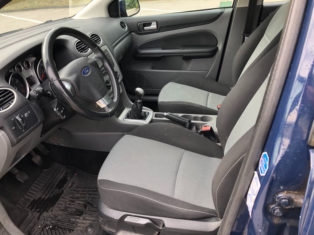 Ford Focus 1.6 - - 9