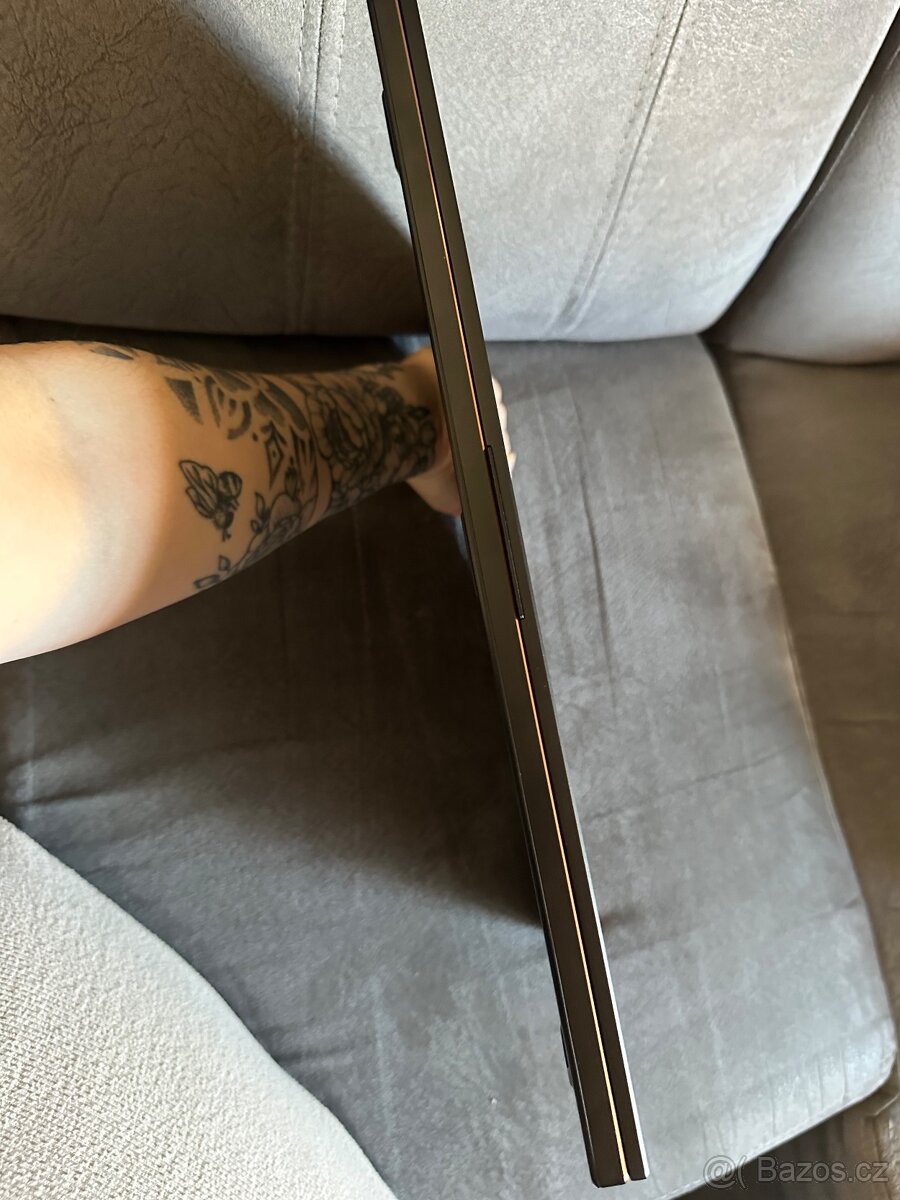 Asus ROG Zephyrus S - 9