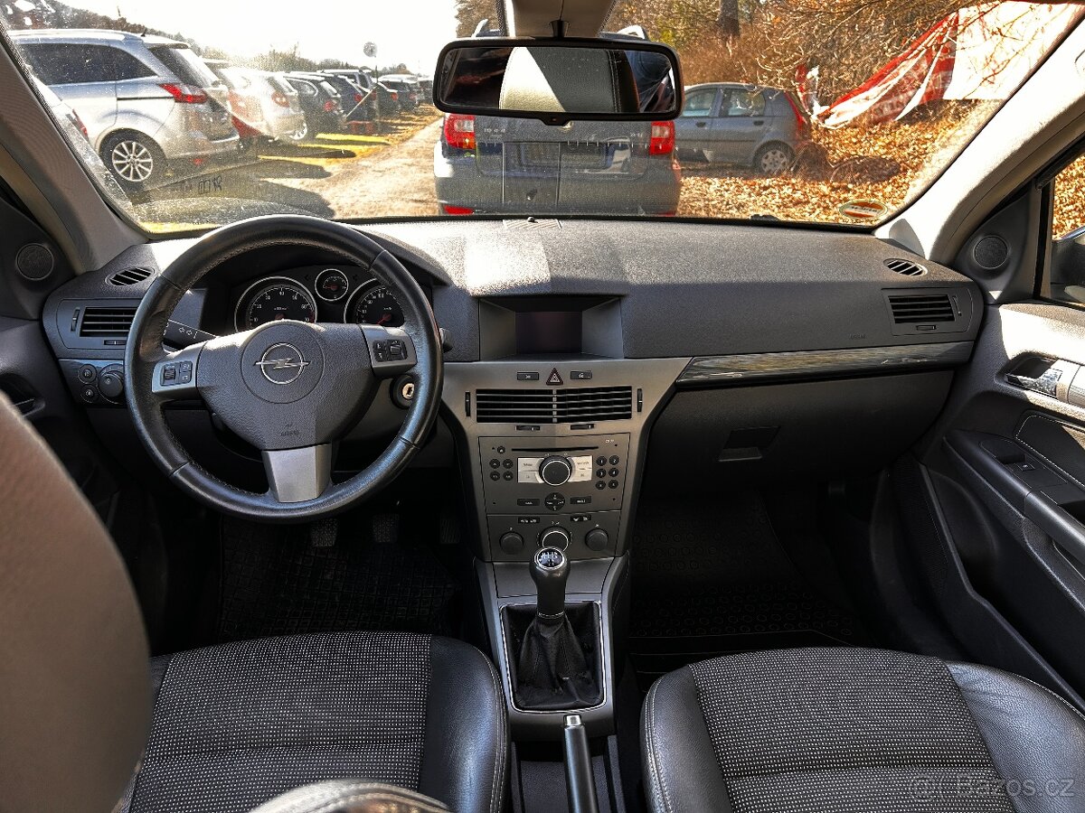 Opel Astra 1,8i 16V 92kW, r.v. 2004, nová STK - 9