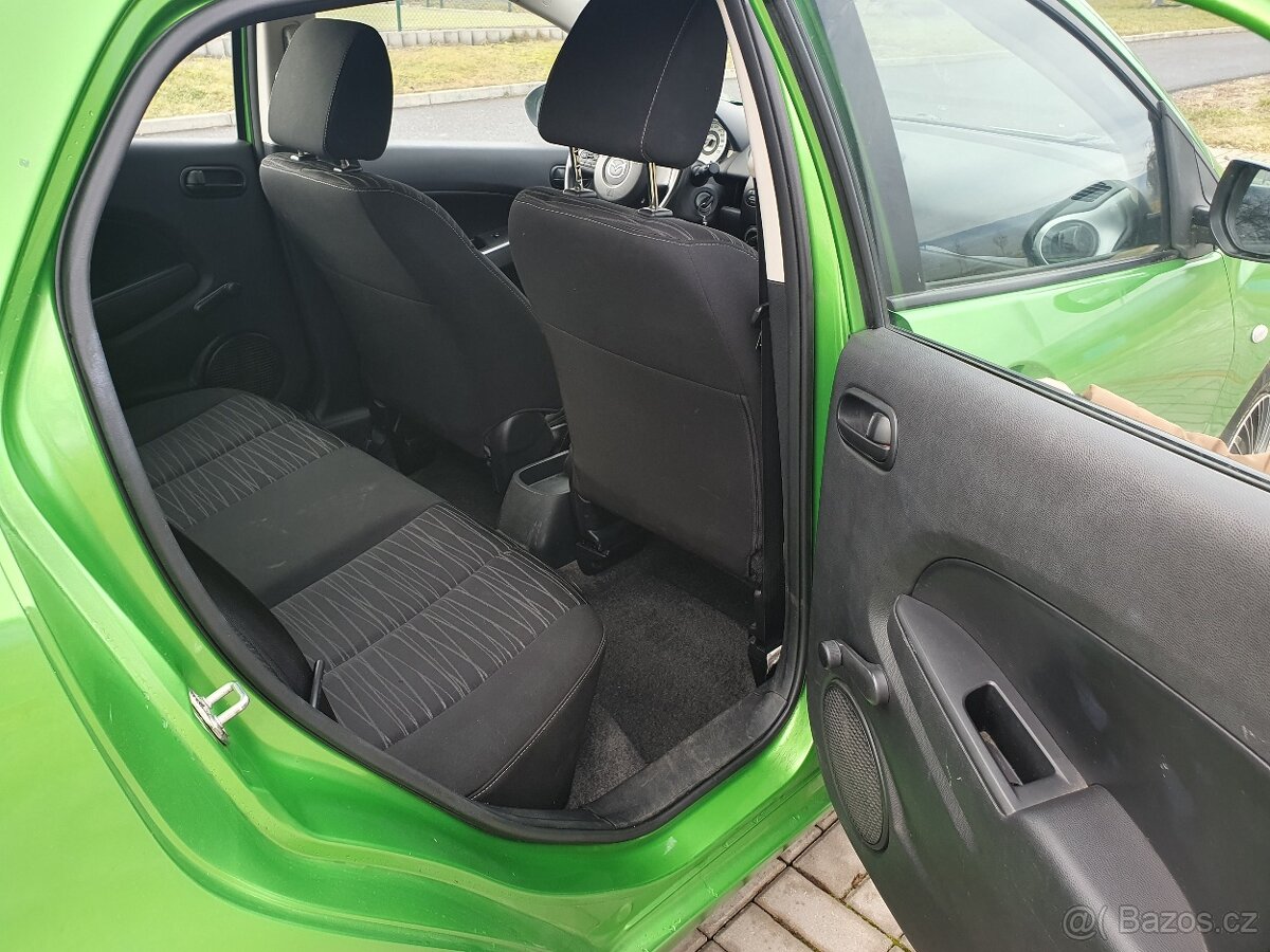 Mazda 2. 1.3i nová stk - 9