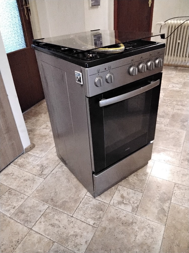 PRODÁM KUCHYŇSKÝ SPORÁK - 9