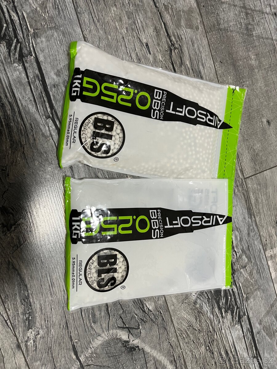 Realistická elektrická airsoftka - 9