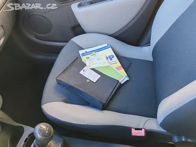 Renault Clio 1.2i 48kW 12/2009 - 9