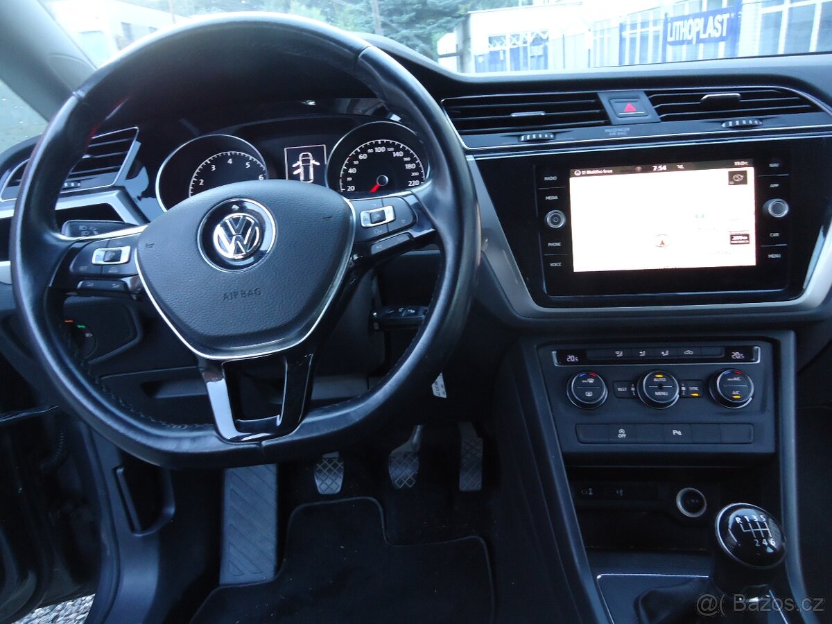 VW Touran 1,2 TSi 81 KW MODEL 2018 - 9