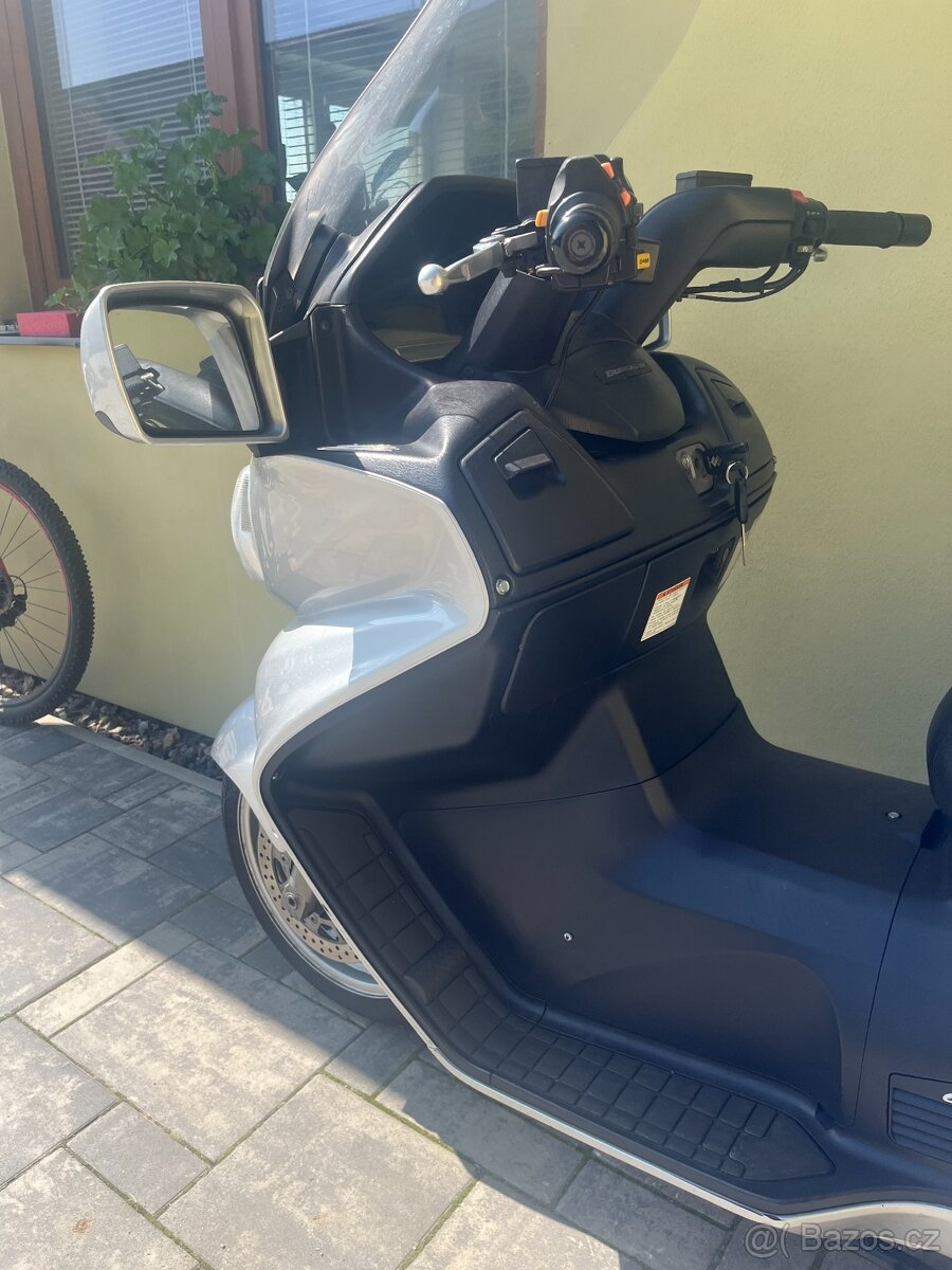 Suzuki 650 Burgman - 9