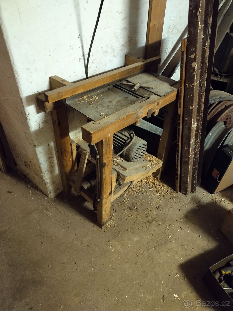 Truhlářský ponk a hoblovka - 9