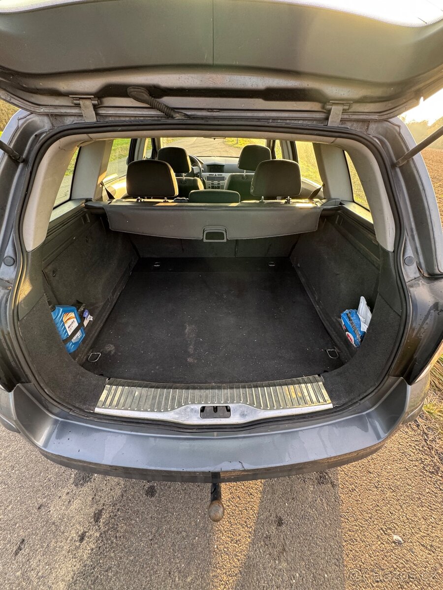 Opel Astra H 1,9cdti 110kw nepojízdné - 9