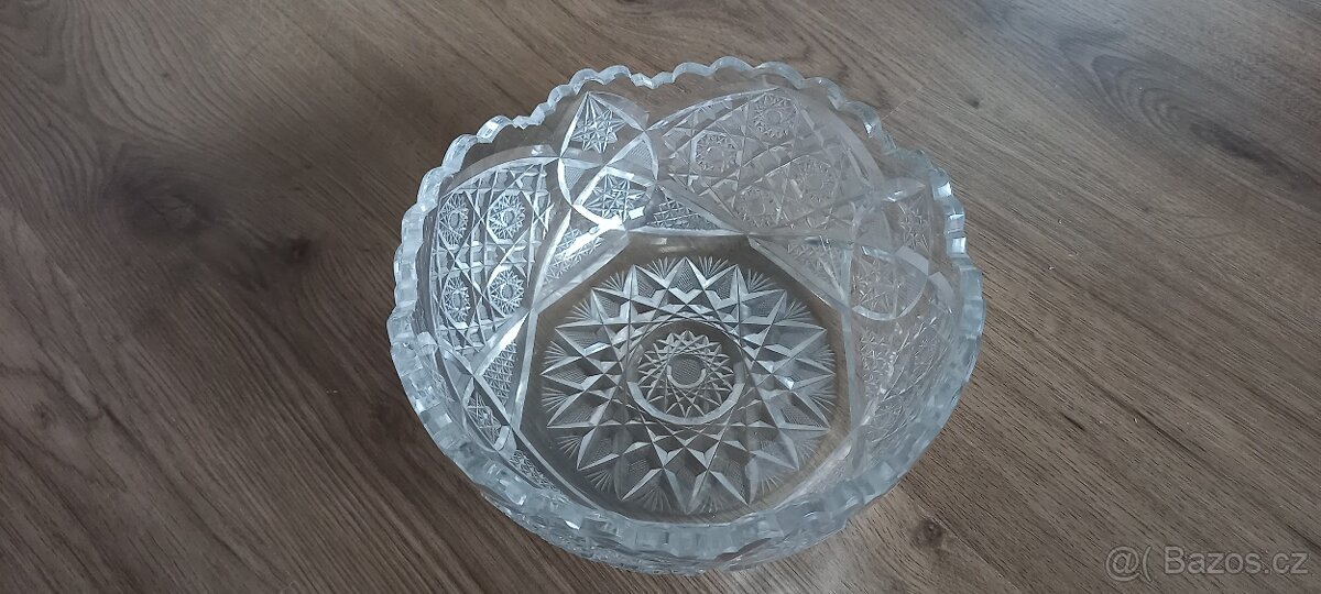 Broušené sklo mísy - 9