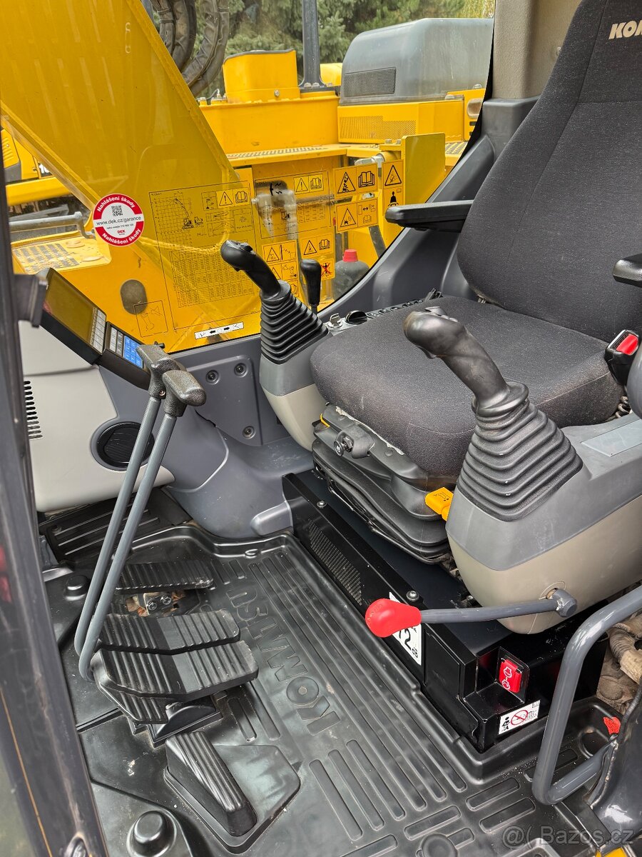 Pásový bagr Komatsu - 9