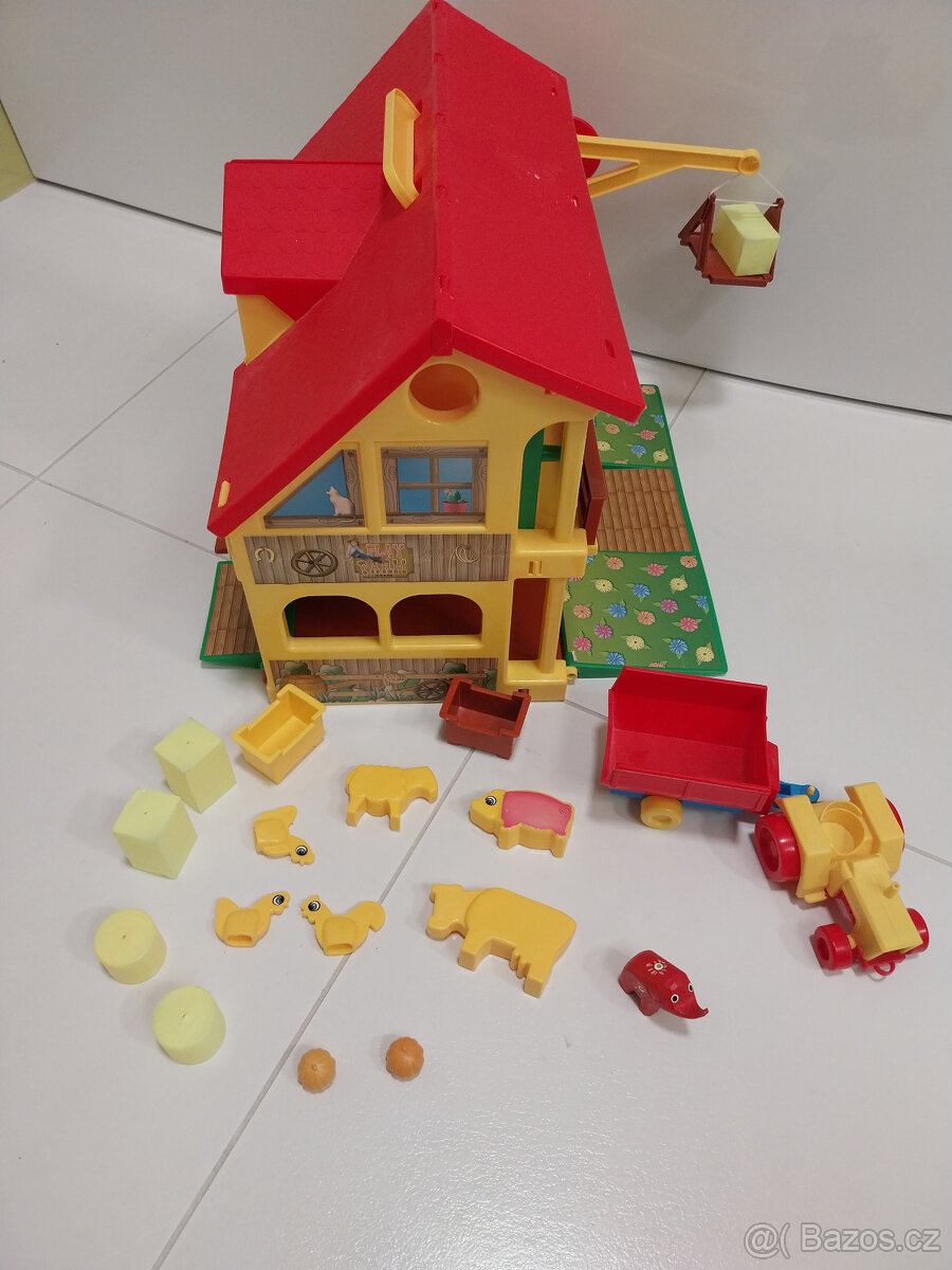 Farma, domeček s traktorem a se zvířátky - 9