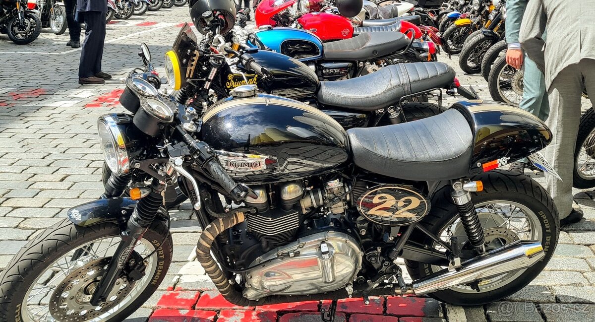 Triumph Thruxton 900 EFI - 9