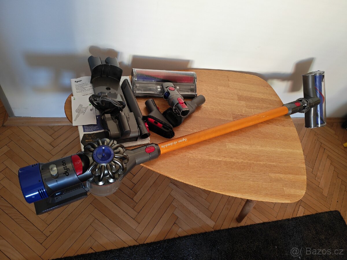 Vysavač Dyson V8 - 9