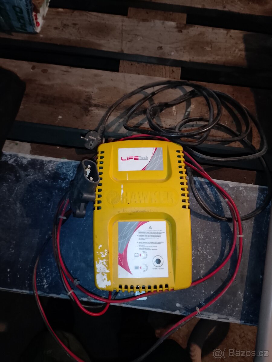 Trakční baterie 2x + nabíječka - 9