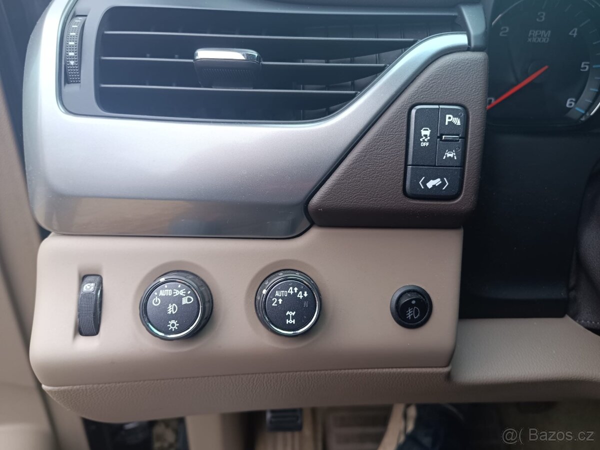 CHEVROLET SUBURBAN 5.3 V8 - 7 MÍST - 9