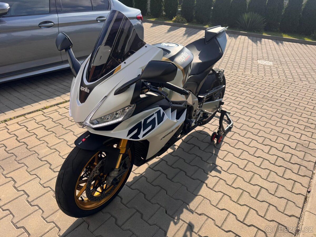 Aprilia RSV4 1100 Factory Ultra Gold - 9