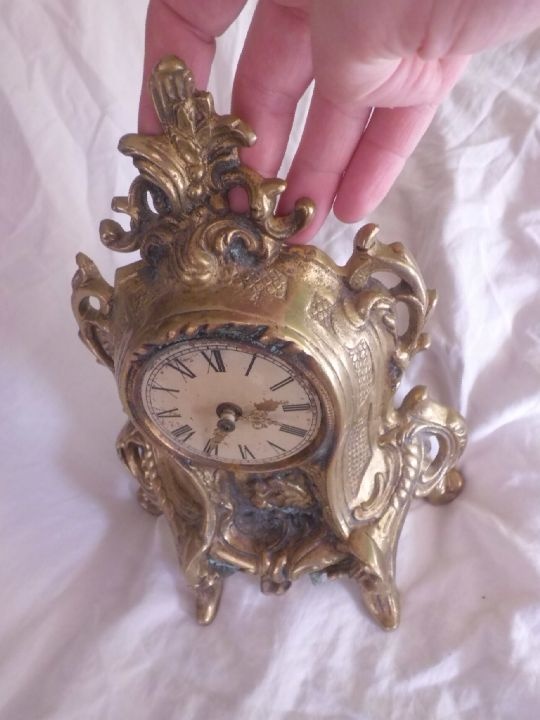 Pěkné Mosazné zdobené Krbové Hodiny - Replika - 9