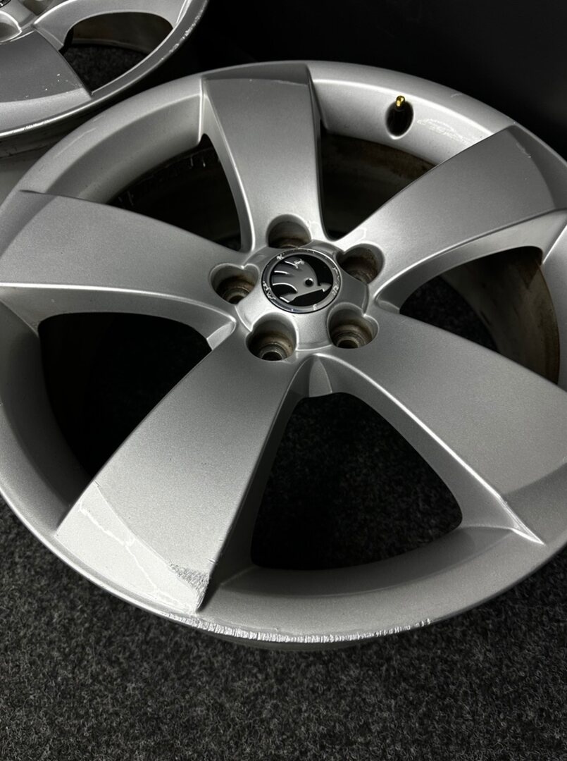 Alu Škoda 5x100 17” 5J7601025B - 9