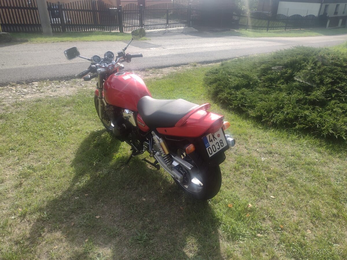 Suzuki GSX 750 Inazuma - 9