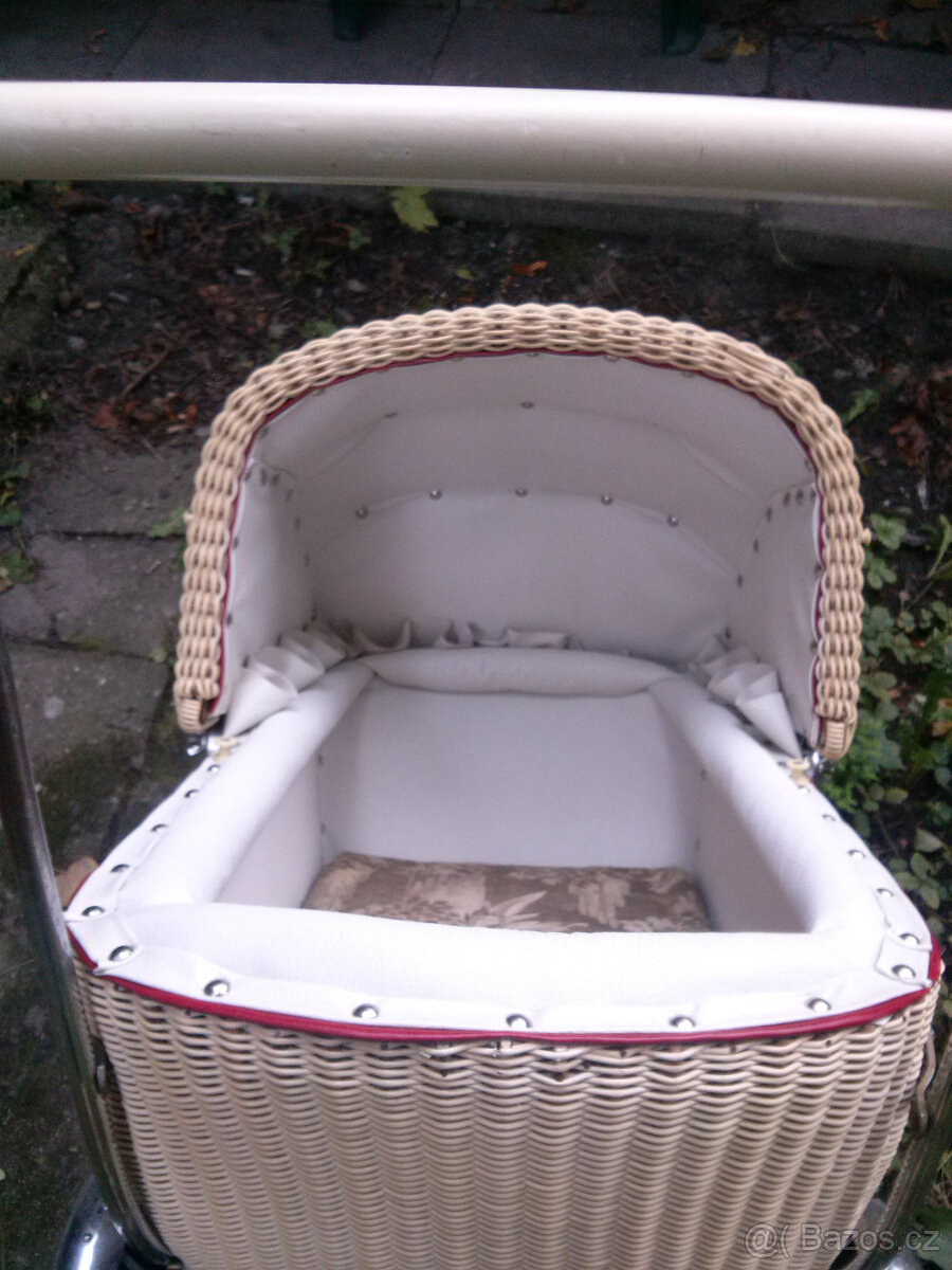 SBĚRATELSKY KOČAREK PRO PANENKU PO RENOVACI - BUŽIRKA - 9