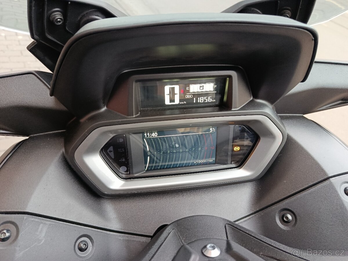 Yamaha X-max 300 Techmax - 9