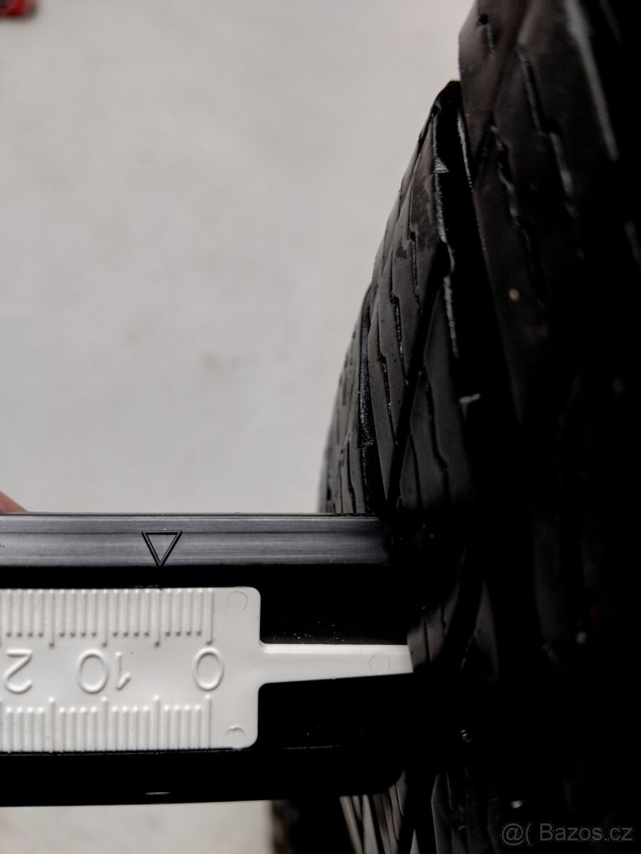 Prodám 4ks kompletní zimní ALU kola VW T7 16" - 9