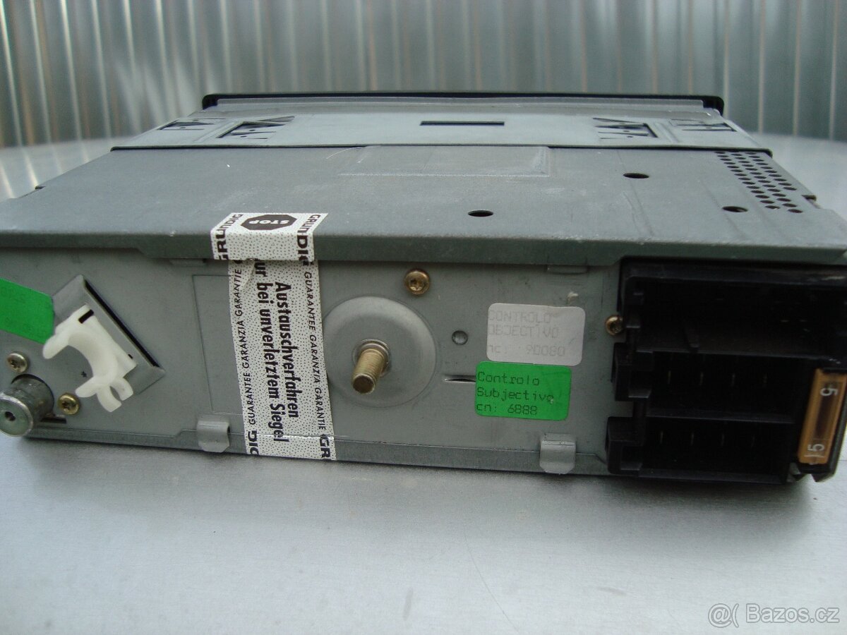 Retro autorádio Grundig - 9