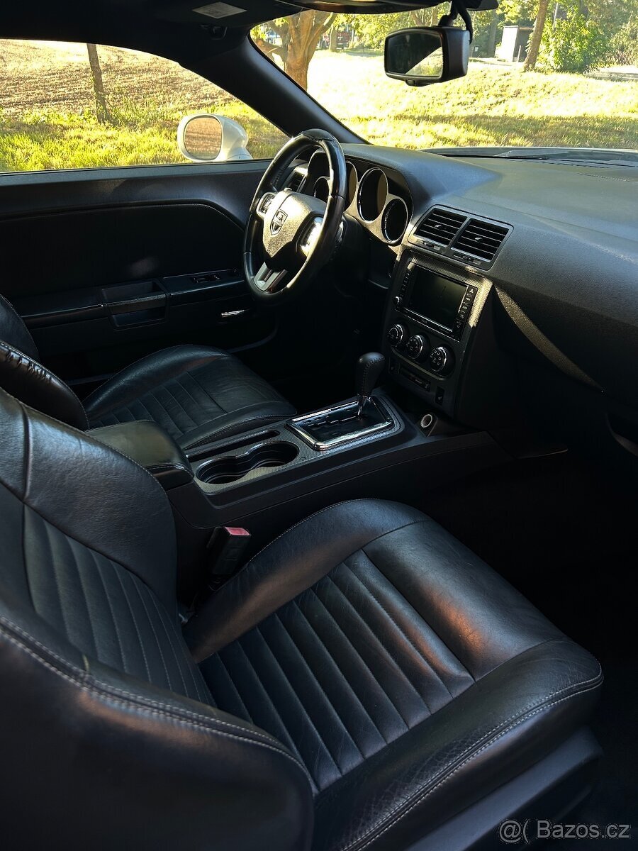 Dodge Challenger R/T 5.7 hemi - 9