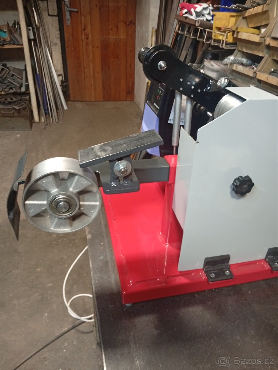 Pásová bruska pro výrobu nožů. - 9