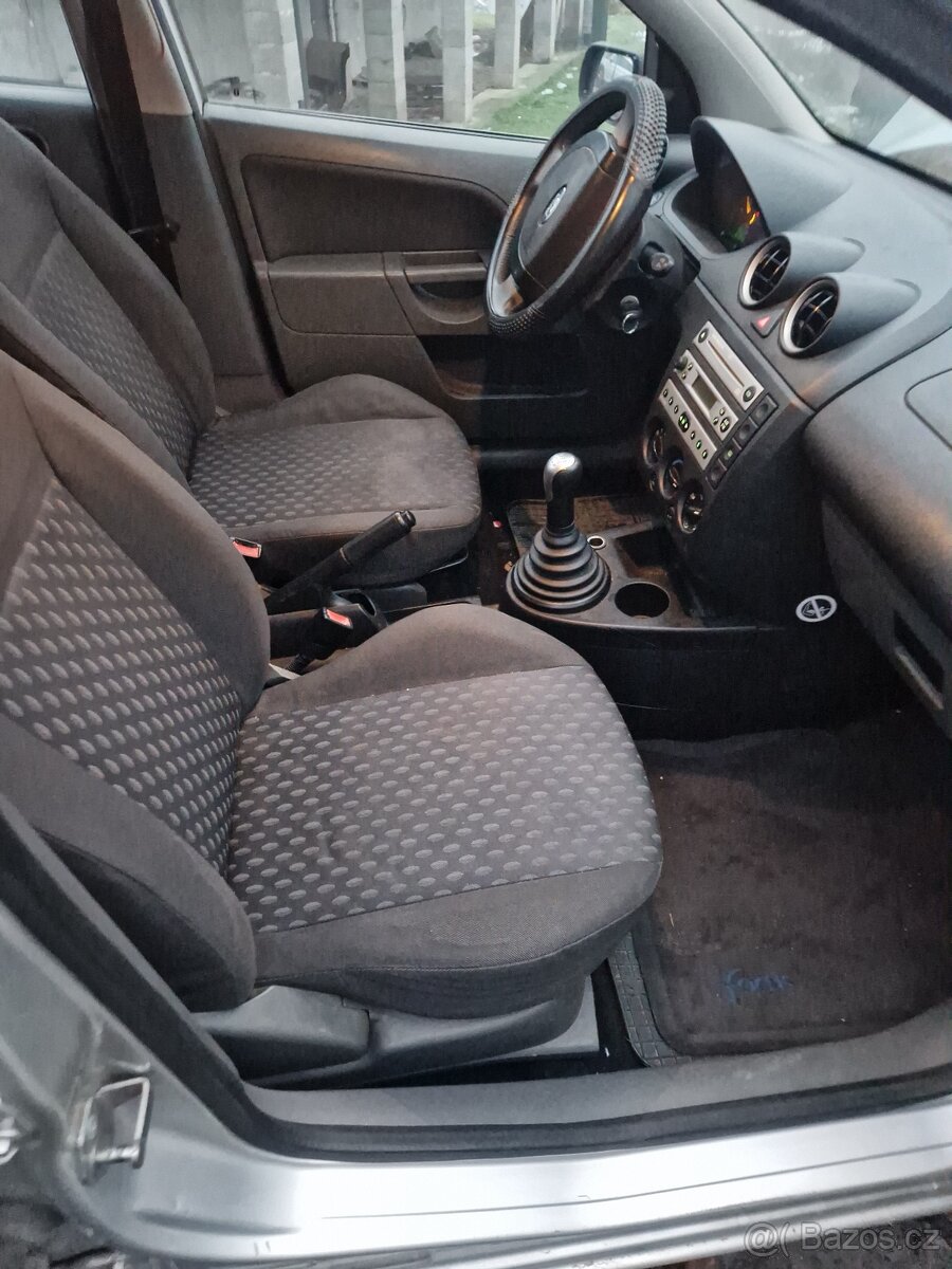 Ford fiesta 1.4 tdci - 9