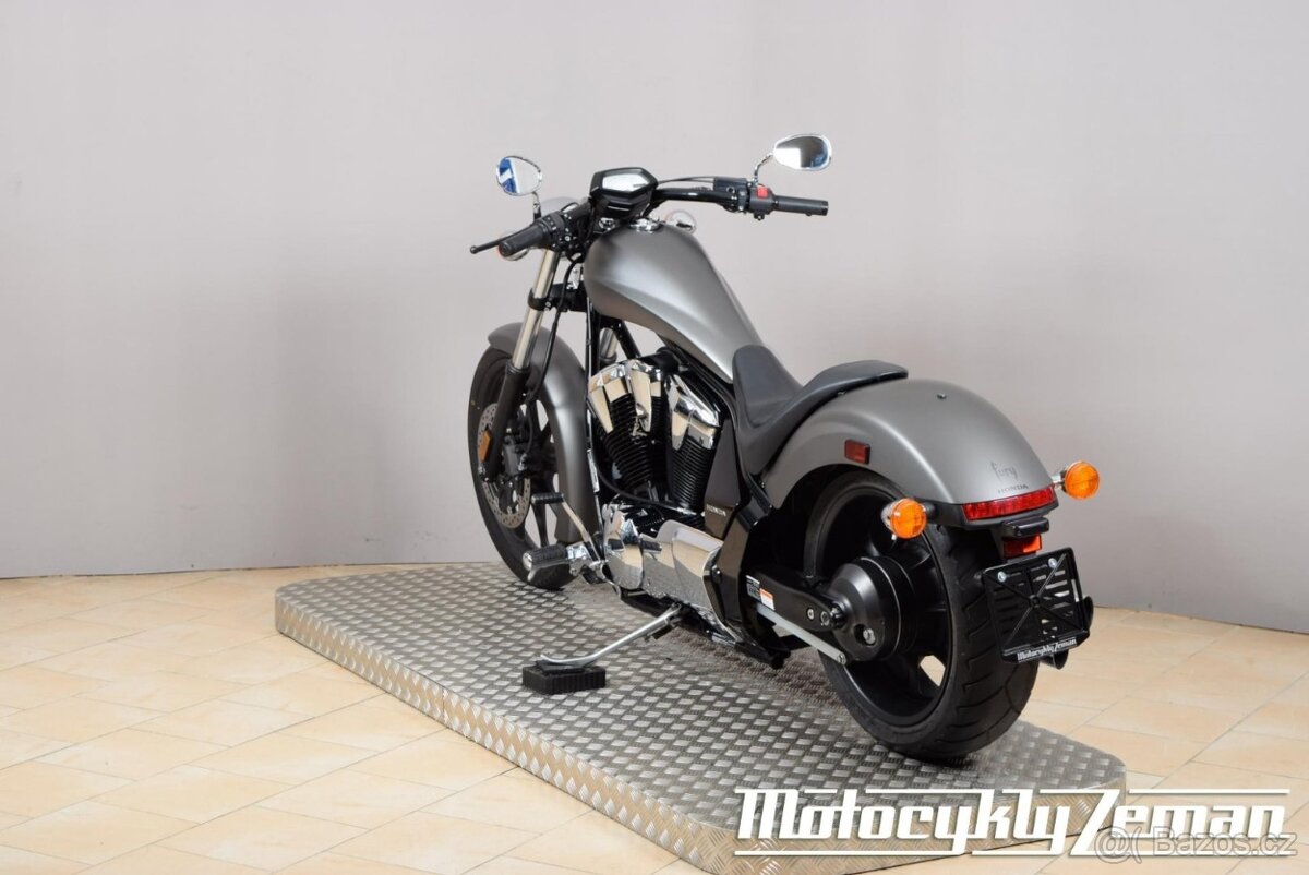 Honda VT 1300 CX Fury 2016 - 9