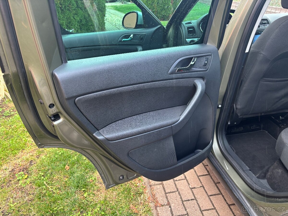 Predám ŠKODA YETI 4x4 2,0tdi manuál - 9