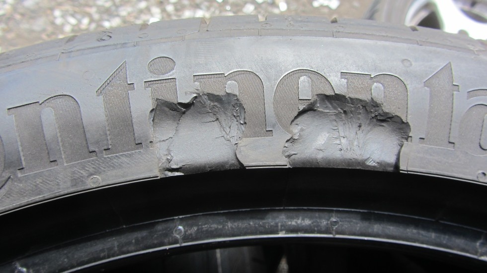 Letní pneumatiky 255/35/19 Continental - 9