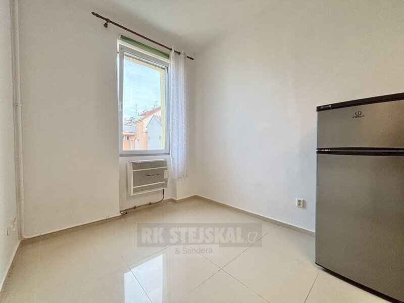 Pronájem bytu 1+kk 19 m² - 9