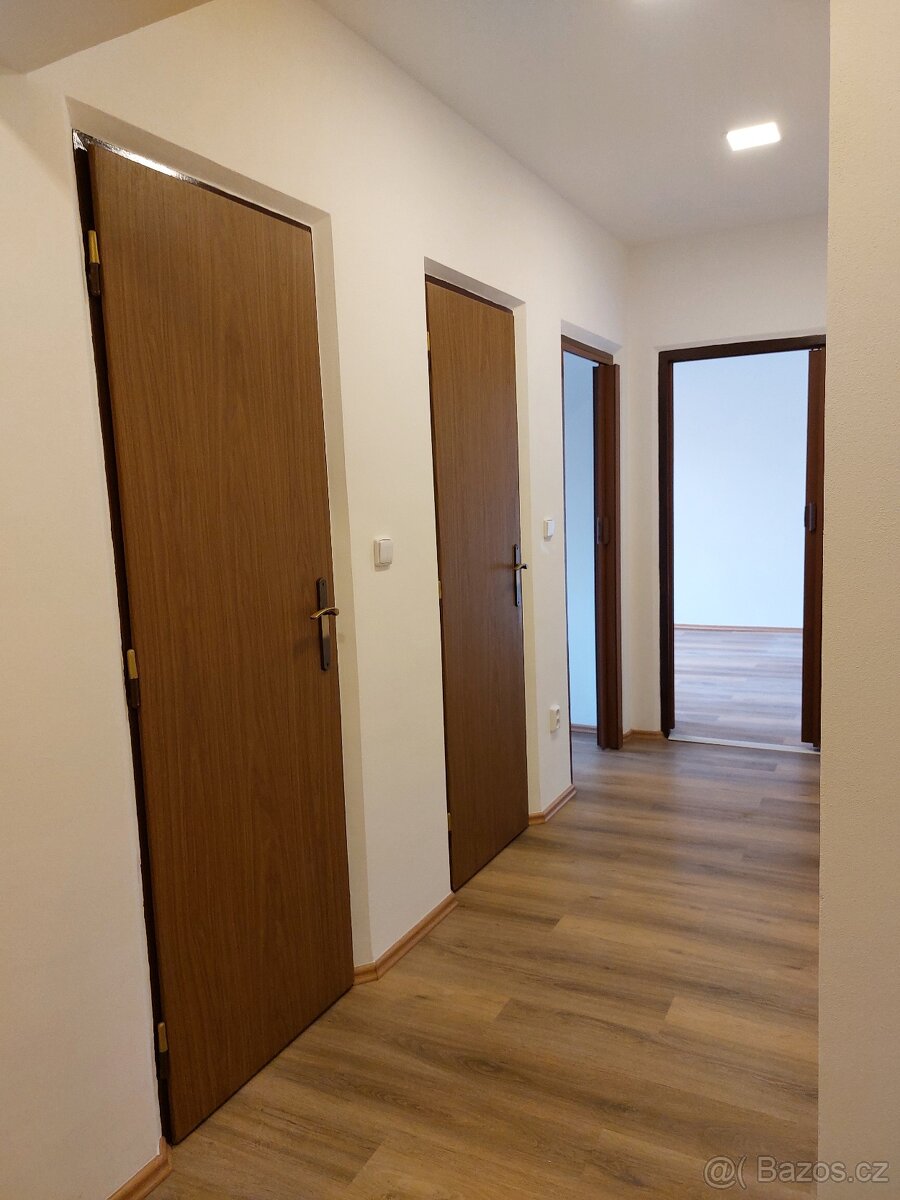 Pronájem bytu 2+1, 51 m² - ulice Dělnická, Olomouc - 9