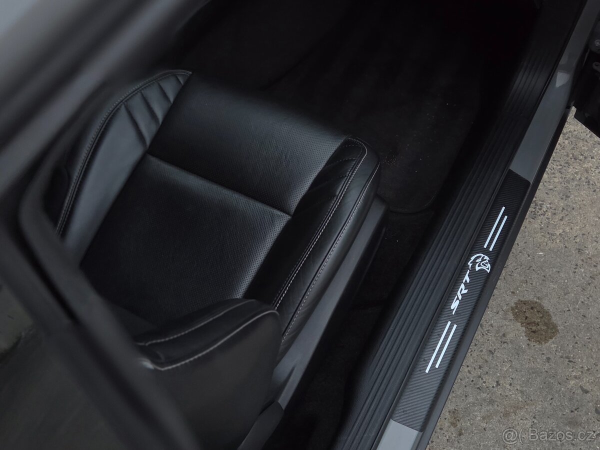 Dodge Challenger 6.2 SRT HELLCAT - 9