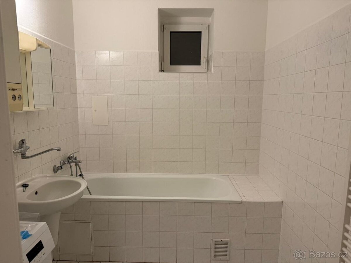 Pardubice, ul. Smilova, 2kk - 9