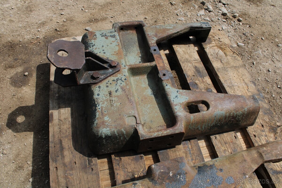 Zetor 6911 7745 litinová vana - 9