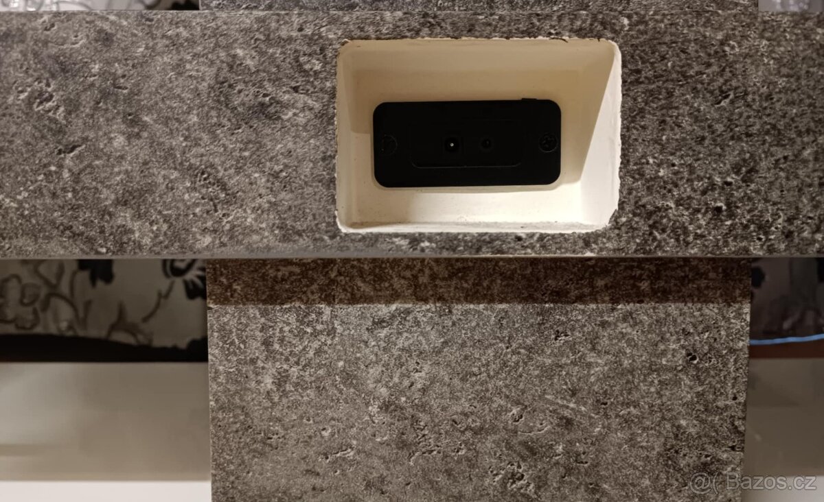 TV stolek bílý lesklý - 9