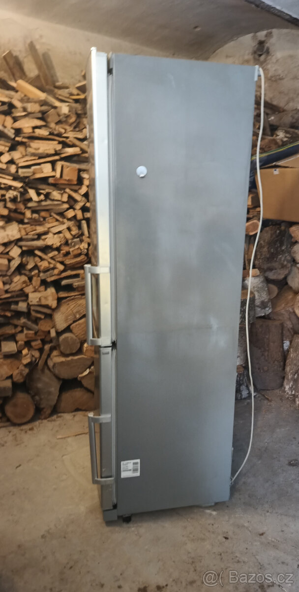 NO FROST CHLADNIČKA S MRAZNIČKOU LG - A++ - 190cm - 9