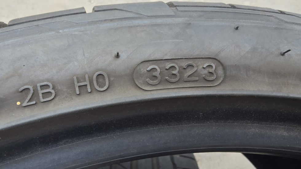 Letní pneu 235/35/19 Hankook - 9