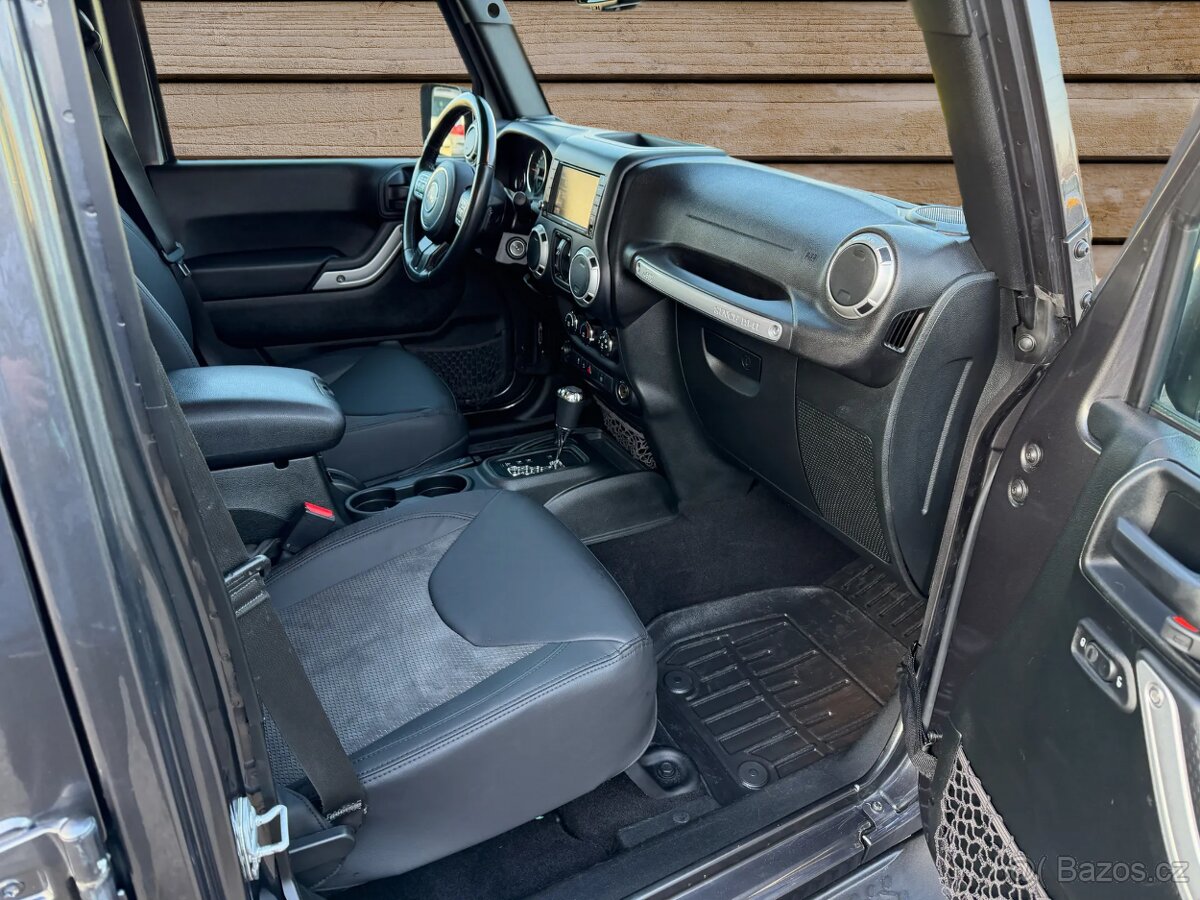 JEEP WRANGLER JK SAHARA PENTASTAR - 9