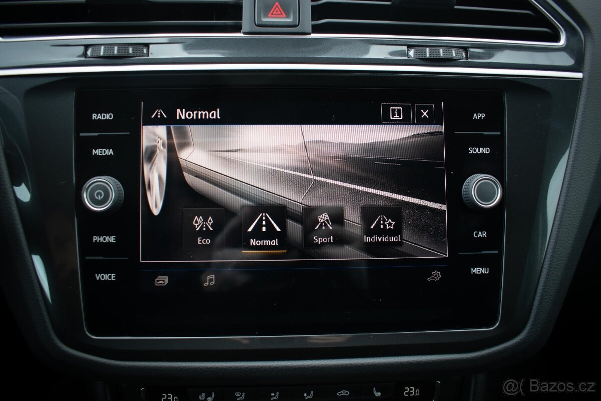 VW Tiguan R-line 2.0TDi 140kw DSG 4x4 Keyless Virtual ACC - 9