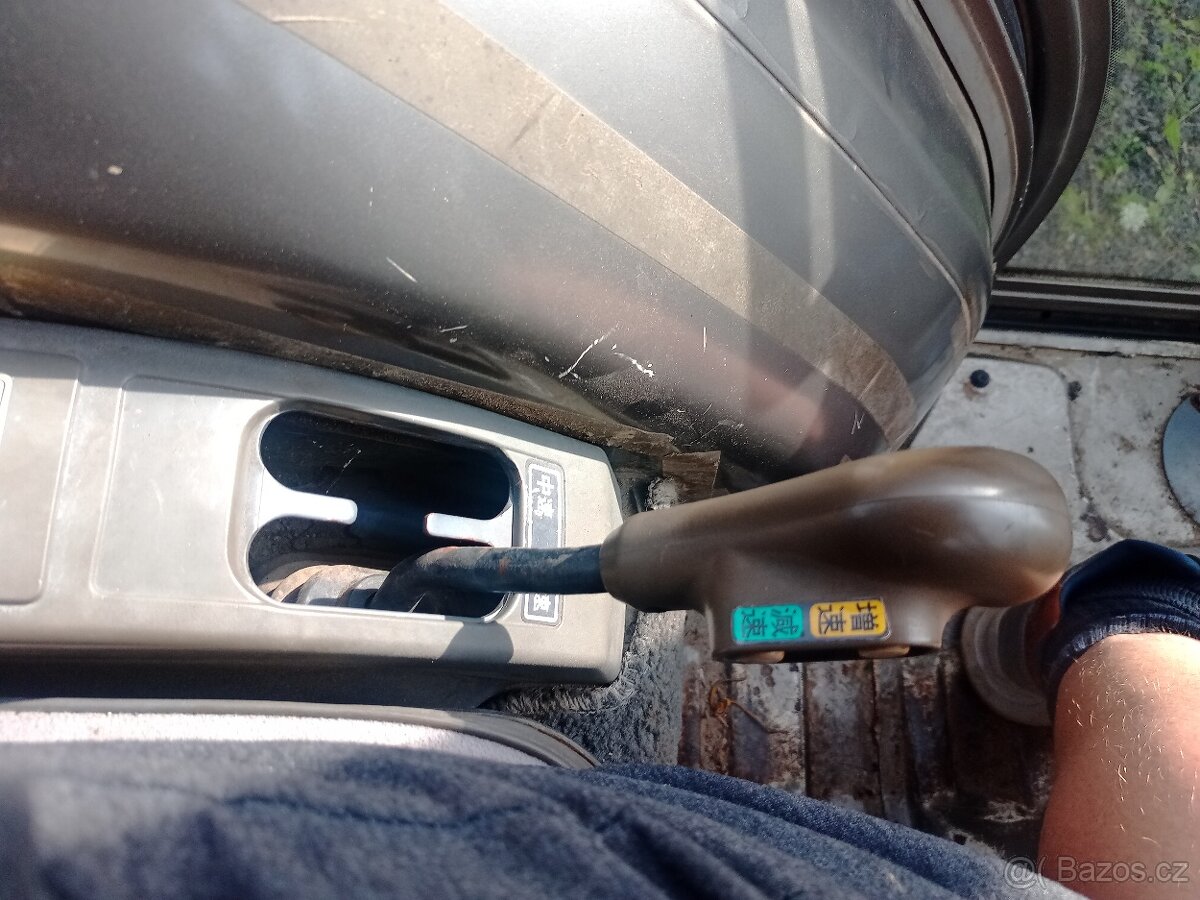 Iseki Geas 27 kabina + nakladač - 9