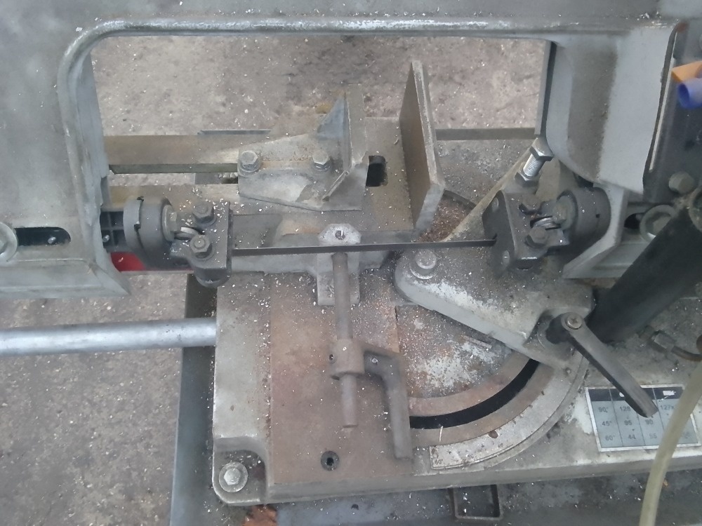 Pásová pila na kov - 9