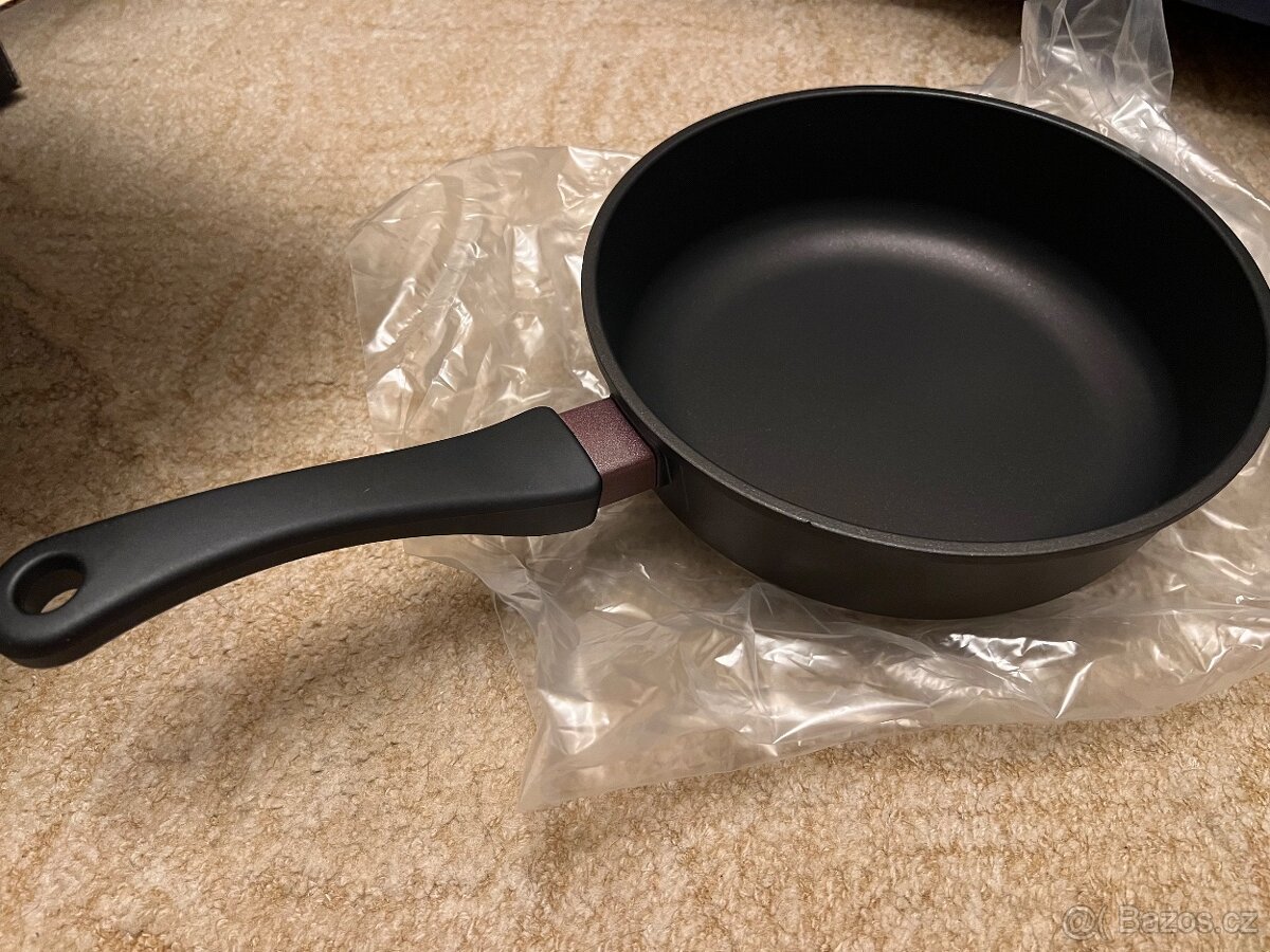 Sada titanovych hrncu Top Moravia - 9