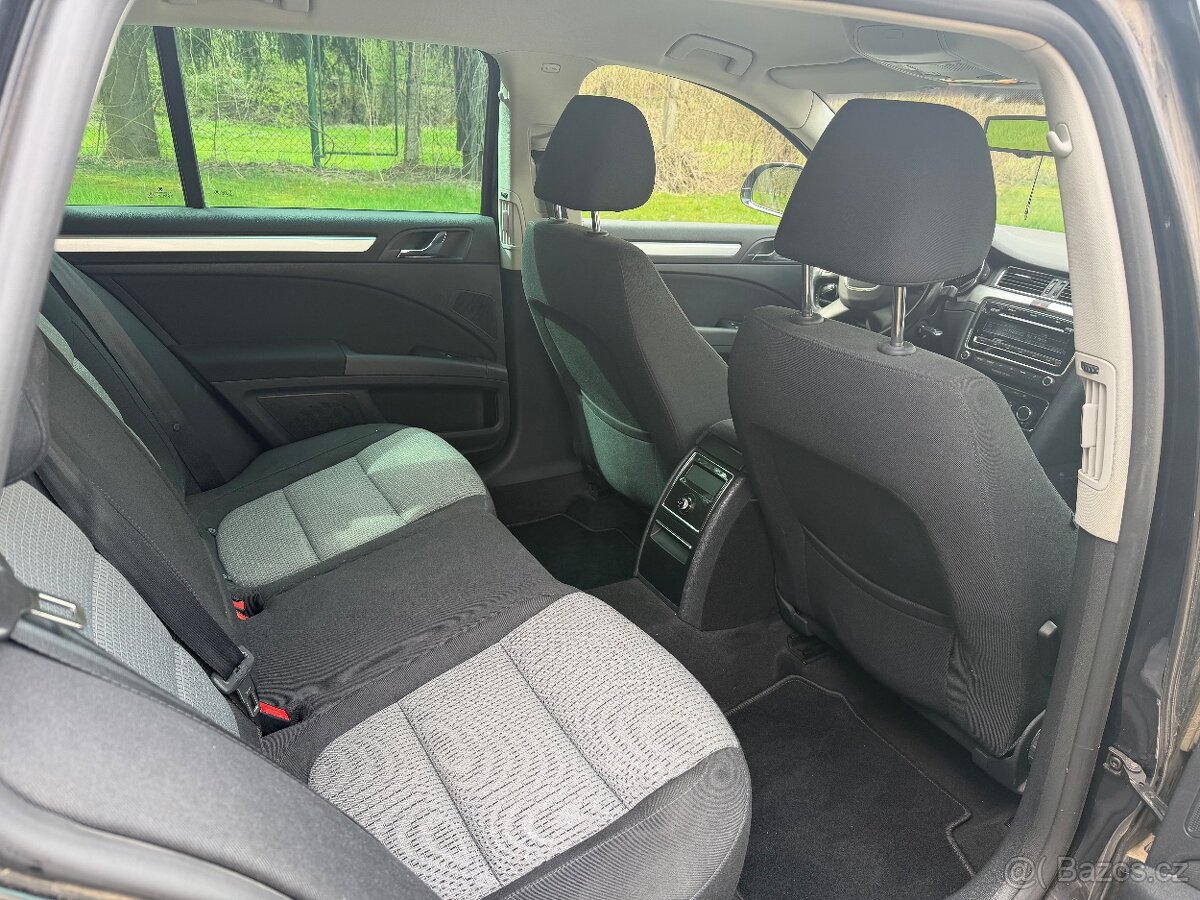 Prodám ŠKODA SUPERB 2011 103 kw - 9