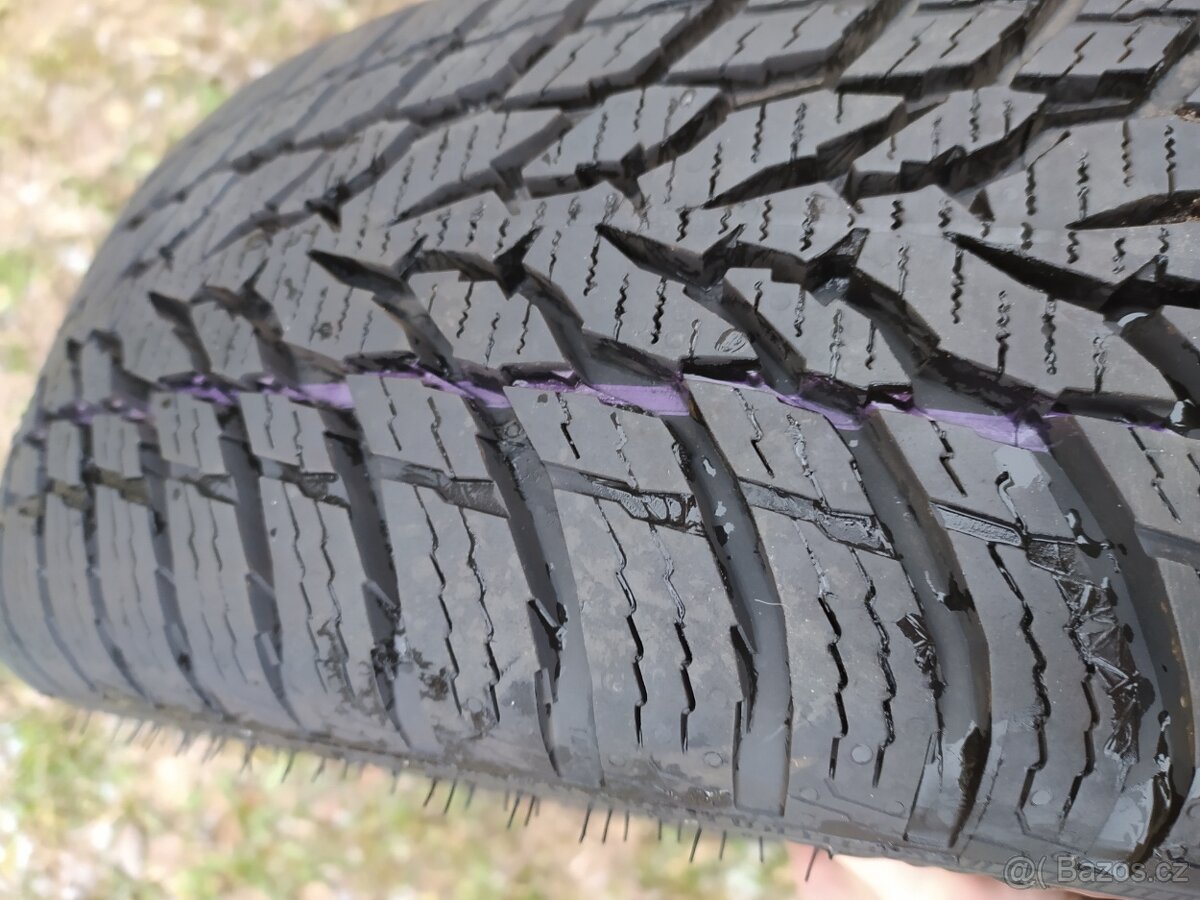 Zánovní zimní kola 4× Nokian 165/60 R15 - 9