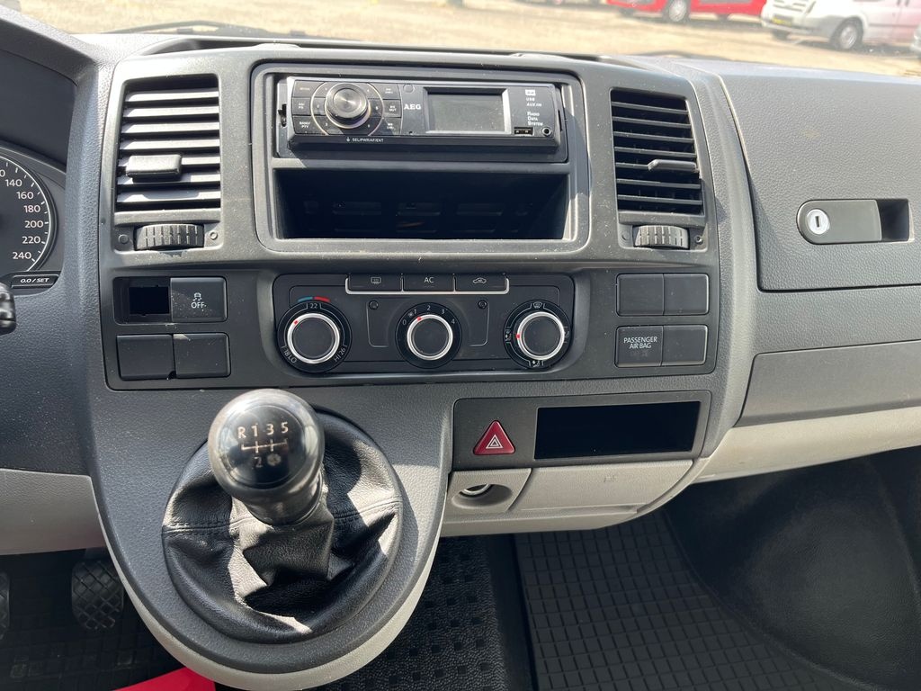 Volkswagen T5 Transporter 2.0i, 85kW, Valník, 5 míst, TZ - 9